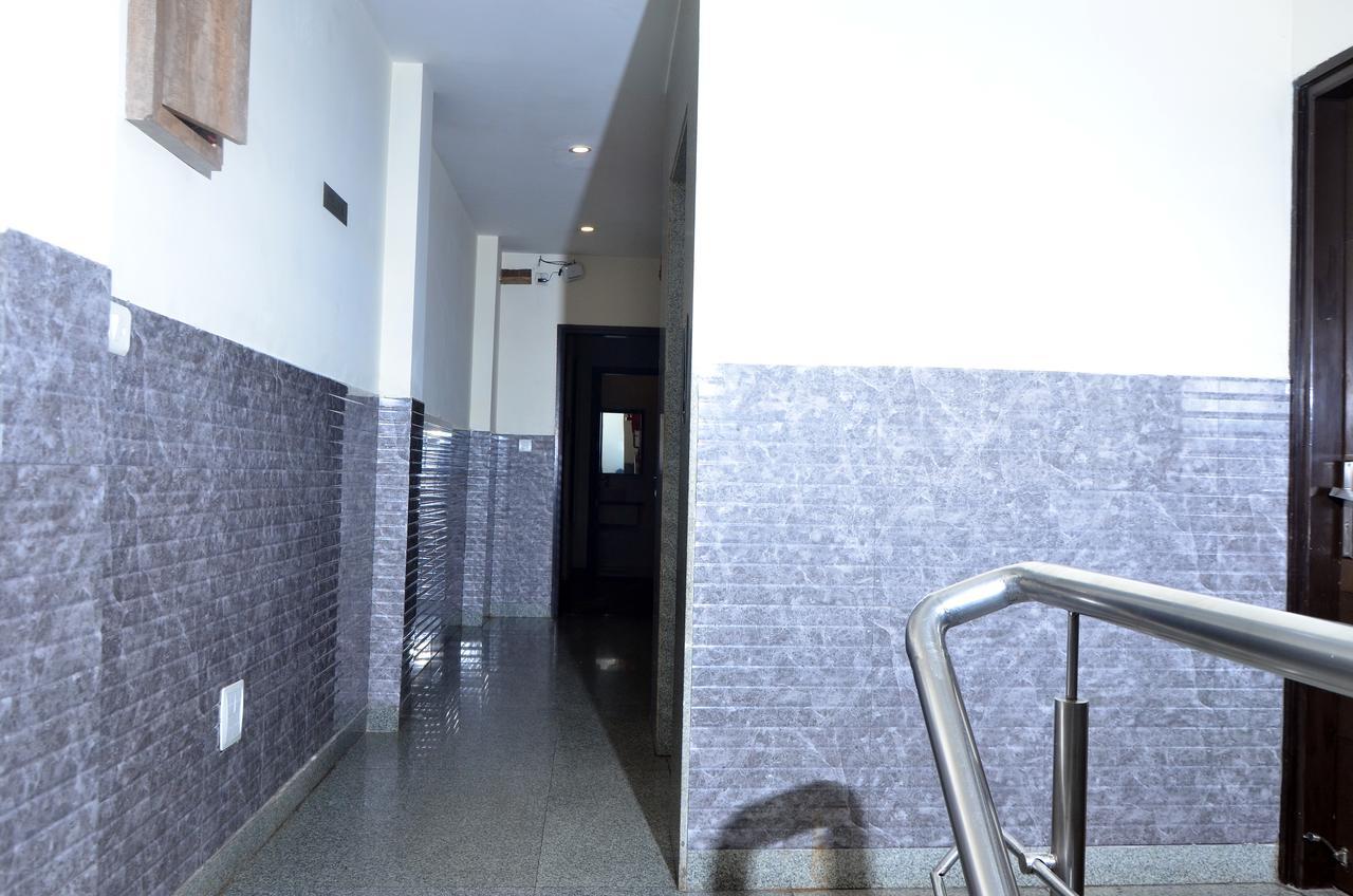 Oyo 18753 Hotel Glance Inn Nowe Delhi Zewnętrze zdjęcie