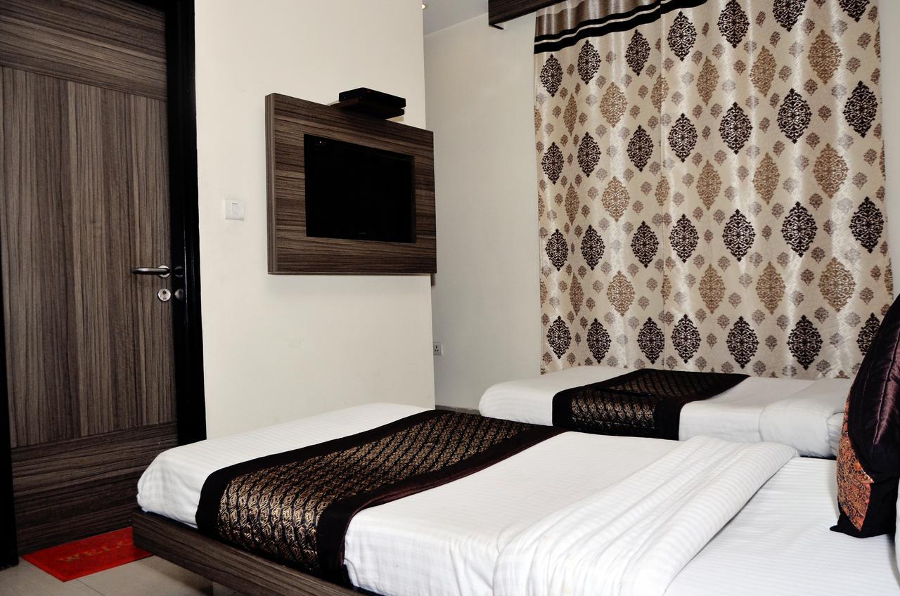 Oyo 18753 Hotel Glance Inn Nowe Delhi Zewnętrze zdjęcie