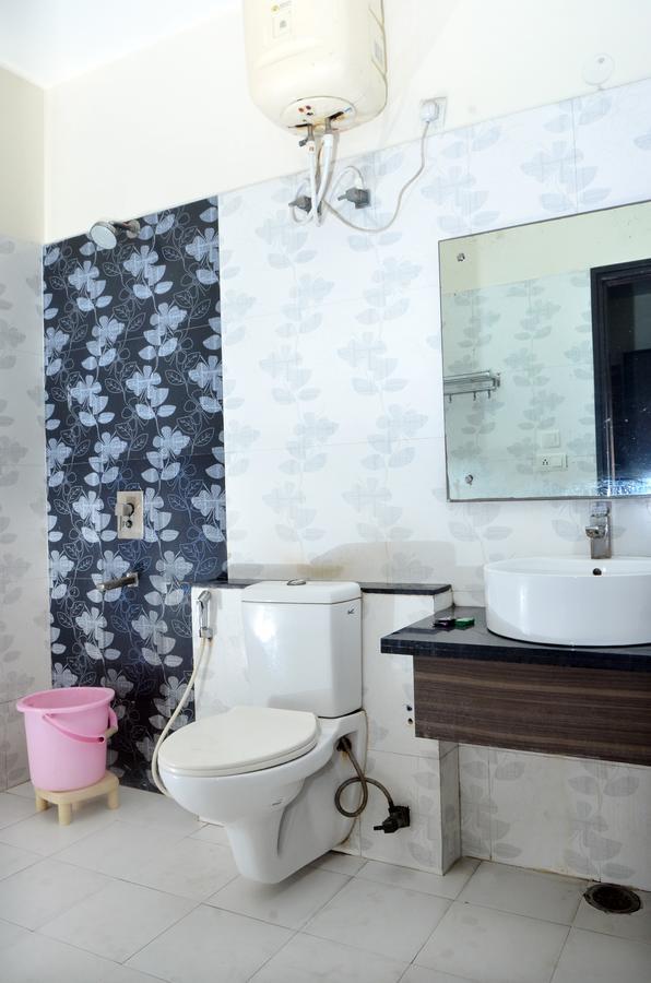 Oyo 18753 Hotel Glance Inn Nowe Delhi Zewnętrze zdjęcie