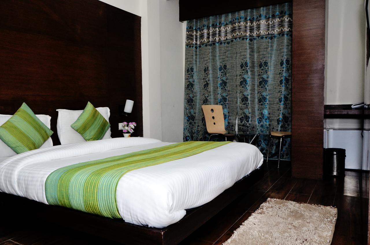 Oyo 18753 Hotel Glance Inn Nowe Delhi Zewnętrze zdjęcie