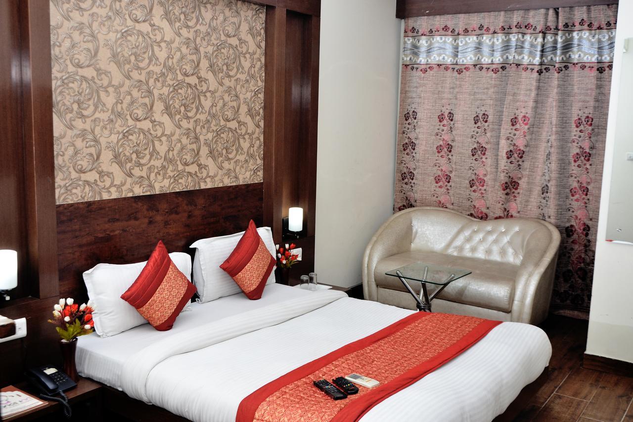 Oyo 18753 Hotel Glance Inn Nowe Delhi Zewnętrze zdjęcie